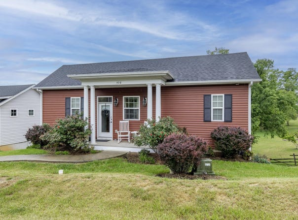 408 Evans Dr, Lexington, VA 24450