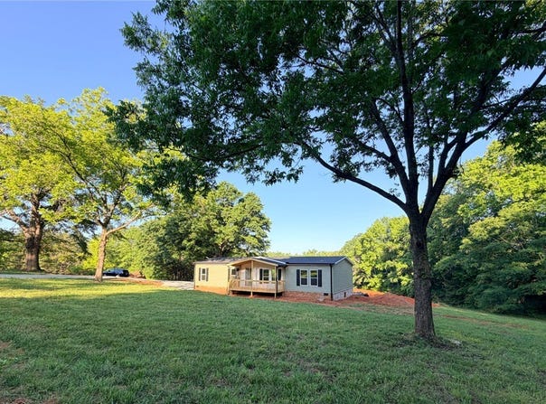242 Black Bottom Road, Liberty, SC 29657
