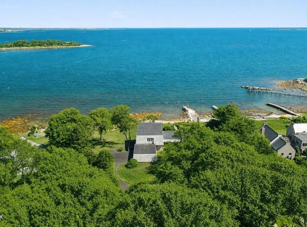 39 Chippechaug Trail, Stonington, CT 06378