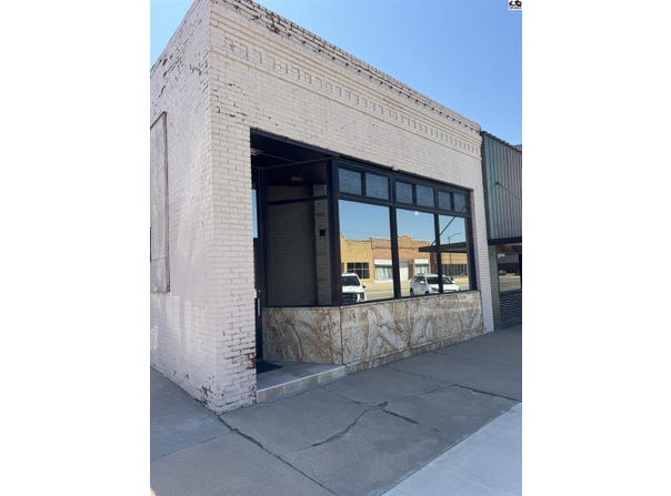 504 S Main St, Pratt, KS 67124