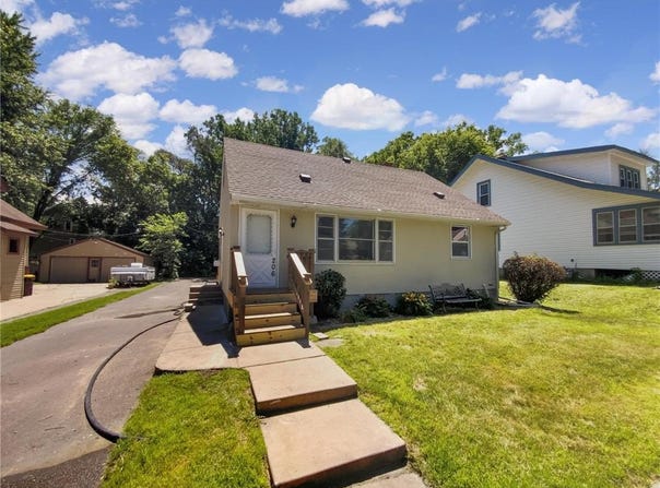 206 Winona Street W, West Saint Paul, MN 55118