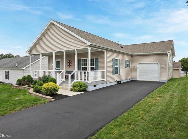 414 HONEYSUCKLE LANE, BLUE BELL, PA 19422