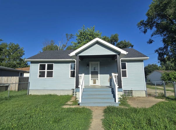 713 S CREVE COEUR Avenue, Creve Coeur, IL 61610