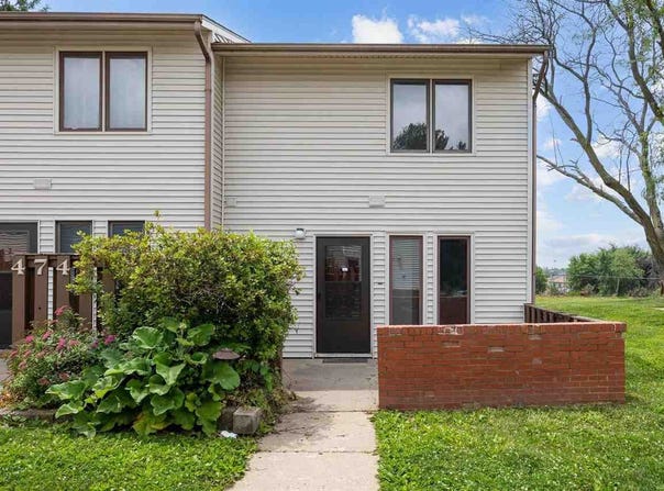 478 Hawaii Ct, IA 52246