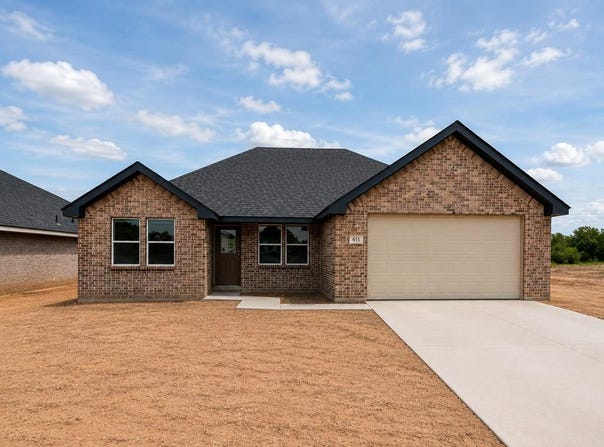 615 Ridgeroad Dr, Big Spring, TX 79720