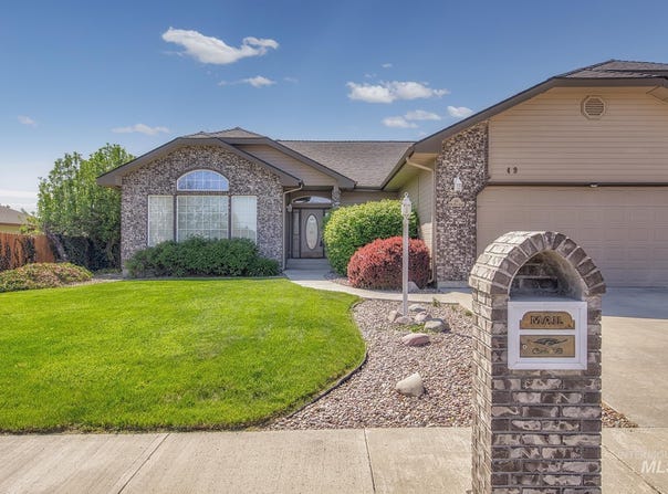 49 NW 19th St, Ontario, OR 97914
