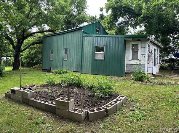 20 HIGHWAY M, Belle, MO 65013