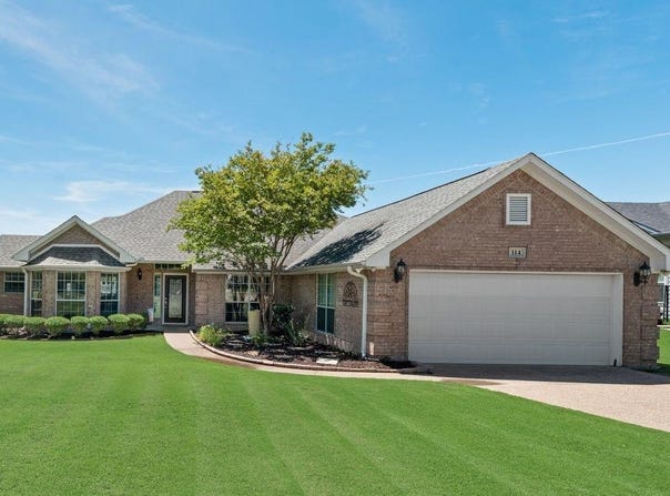 114 Crockett Drive, Lake Kiowa, TX 76240