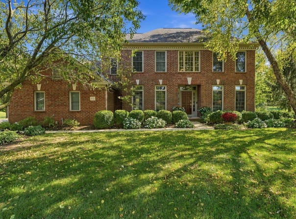 372 Ashmoore Circle E, Powell, OH 43065