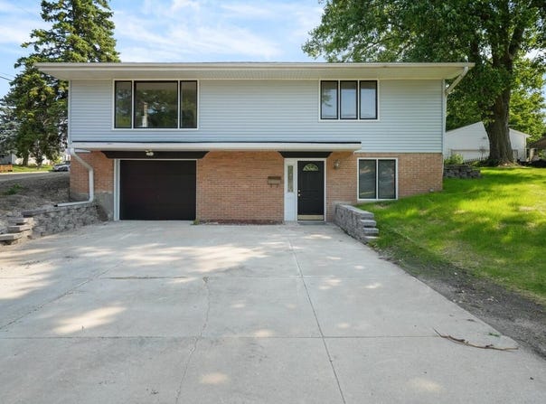 1103 9th Ave, Union Grove, WI 53182