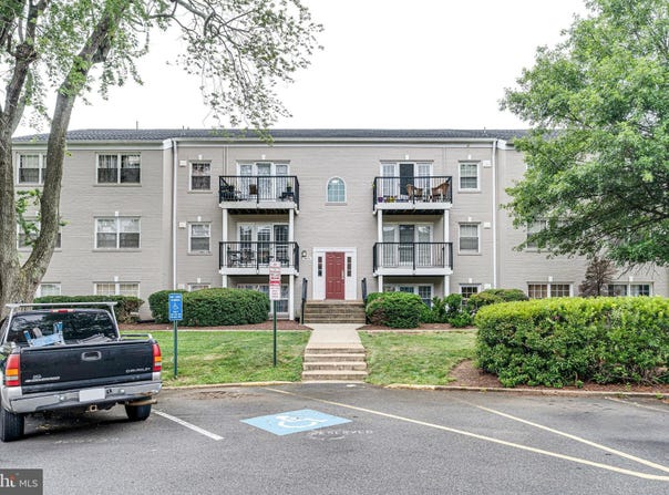 9473 FAIRFAX BOULEVARD, FAIRFAX, VA 22031