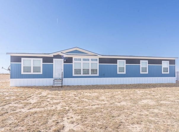 2359 Breeze Ave, Stanton, TX 79782