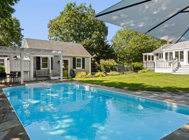 21 Kitts Field Circle, Edgartown, MA 02539