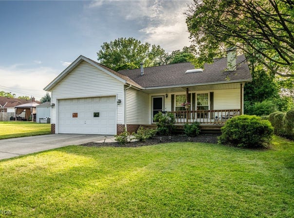 1870 E 223 Street, Euclid, OH 44117