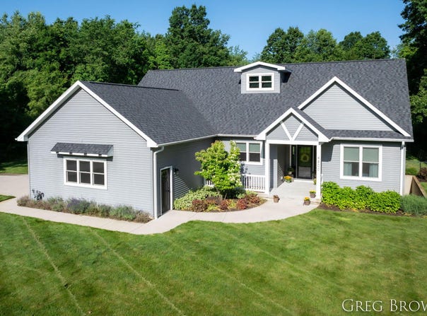 4800 Harlan Drive, Watervliet, MI 49098