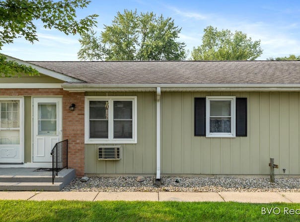522 Leisure Acre Street, Sparta, MI 49345
