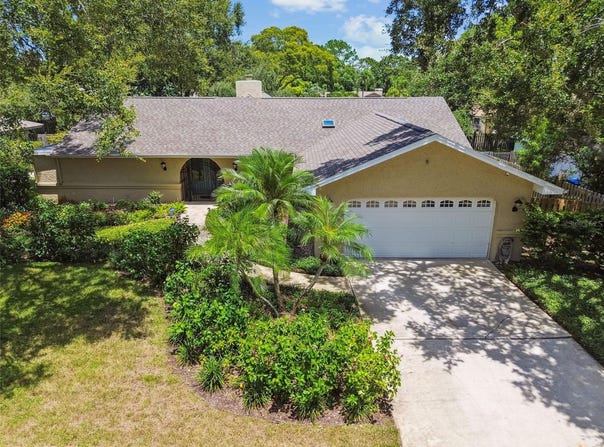 822 VILLAGE WAY, PALM HARBOR, FL 34683