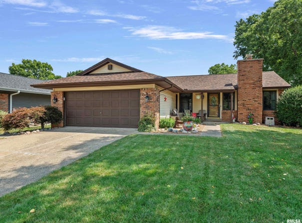 10 HOLLYBROOK Drive, Springfield, IL 62702