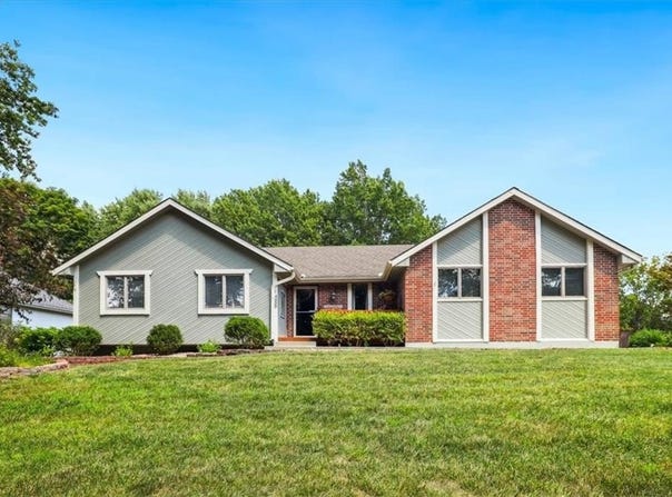 4000 SW 9th Street, Blue Springs, MO 64015