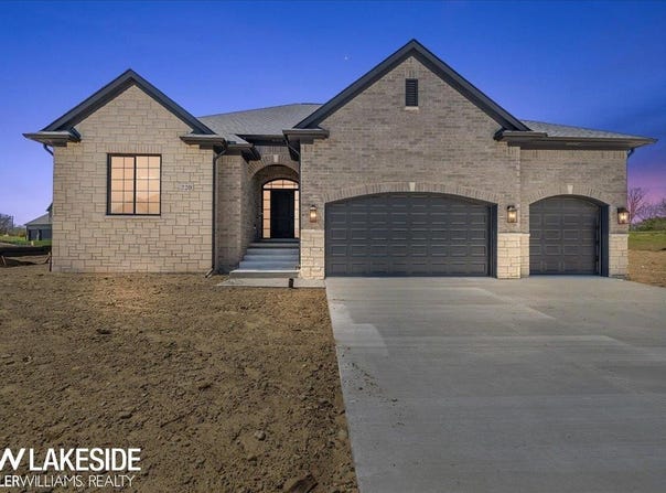 720 Marlayna, Oxford, MI 48371