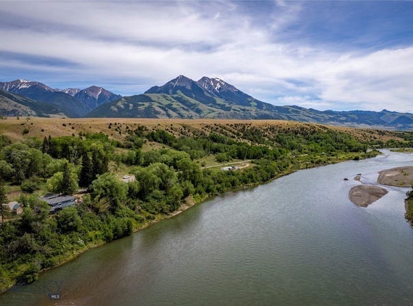 1005 E River Road, Emigrant, MT 59027