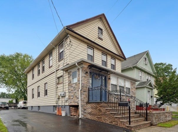 1124 Drake Ave, Roselle Boro, NJ 07203-2850