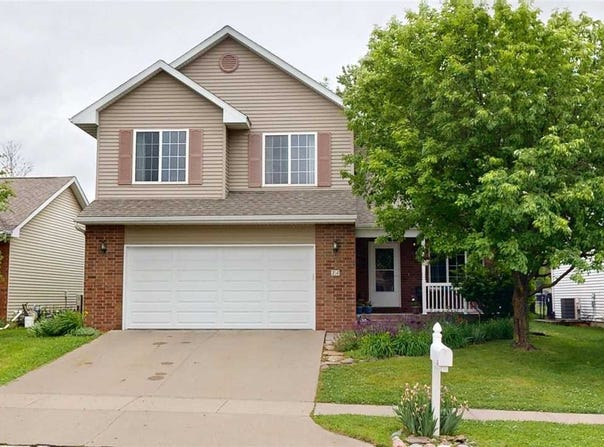 14 Charles Dr, IowaCity, IA 52245