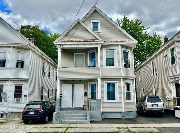 807 Craig Street, Schenectady, NY 12307