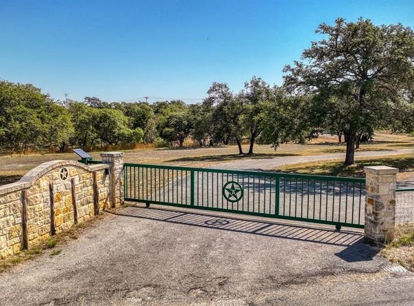 407 Rocky Road, Hye, TX 78635