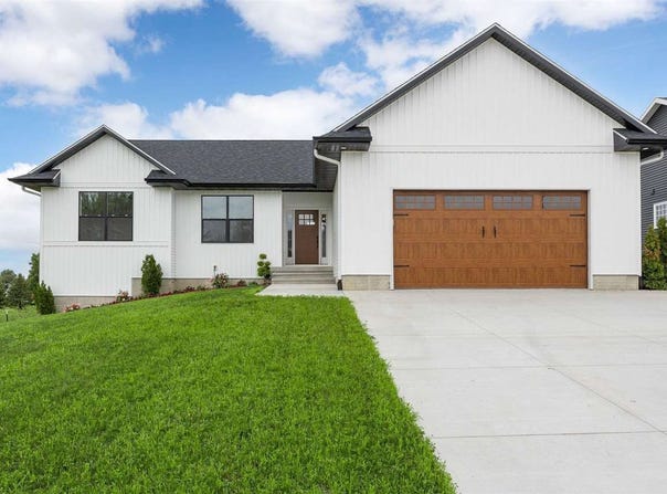 200 Cherry Park Dr NW, IA 52405