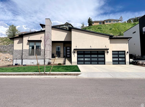 889 S WINTER, North Salt Lake, UT 84054