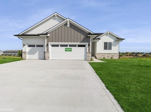 1712 Figg Drive, Adel, IA 50003