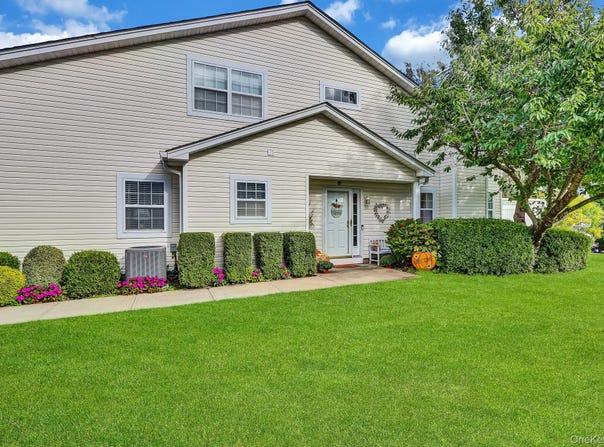 224 Erik Drive, East Setauket, NY 11733