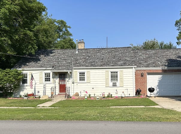 101 E Indiana Avenue, Morocco, IN 47963