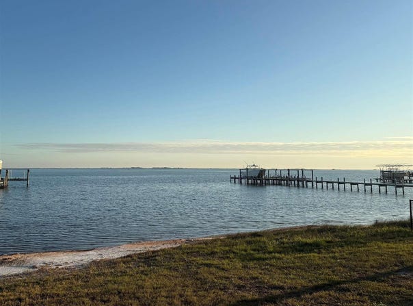 5300 Blk Soundside Dr, Gulf Breeze, FL 32563