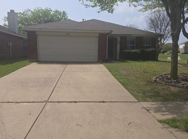 2016 Brook Meadow Drive, Forney, TX 75126