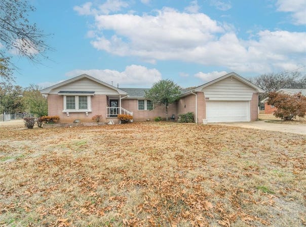 2213 Straight Street, Harrah, OK 73045
