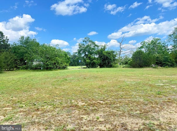 558 GERSHAL AVENUE, ELMER, NJ 08318