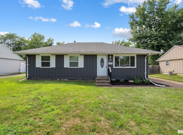 2506 Holly Drive, Bettendorf, IA 52722