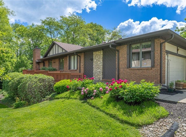 7060 Fallen Oak Trace, Centerville, OH 45459