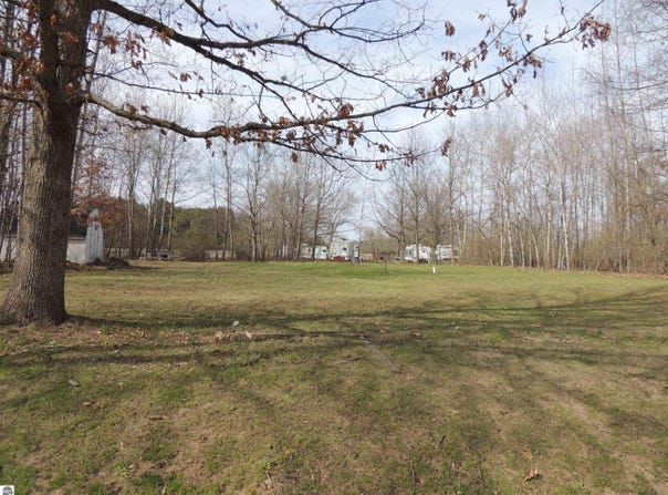 1018 & 1020 Cordoba, Lake Isabella, MI 48893