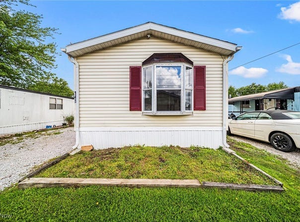 141 Marilyn Drive, Madison, OH 44057