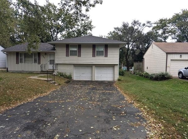 8507 Spring Valley Road, Raytown, MO 64138