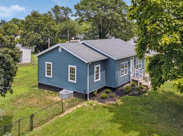 60 JOHN COLLINS CIRCLE, DOVER, DE 19904