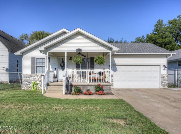 711 Broadway Street, Lamar, MO 64759