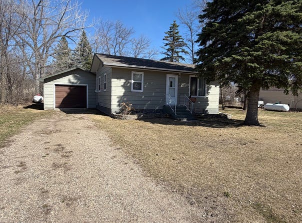 307 N Hamlin St, McVille, ND 58254