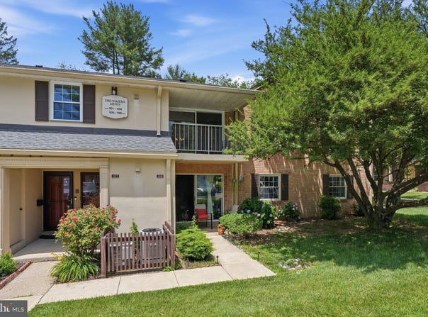 107 OLD FORGE Crossing, DEVON, PA 19333