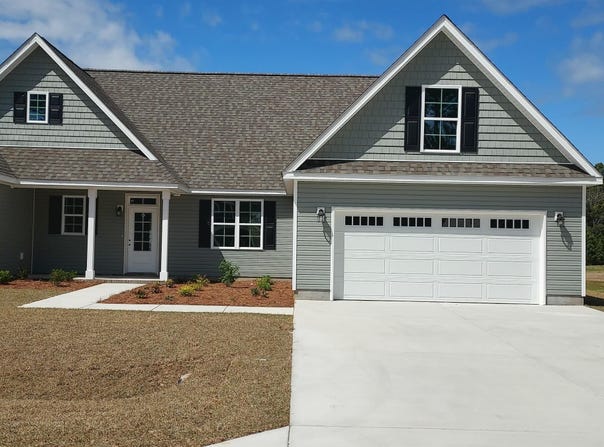 113 Rolling Water Lane, Swansboro, NC 28584