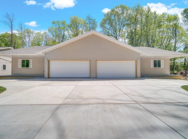 1528 S Woodland Avenue, Michigan City, IN 46360