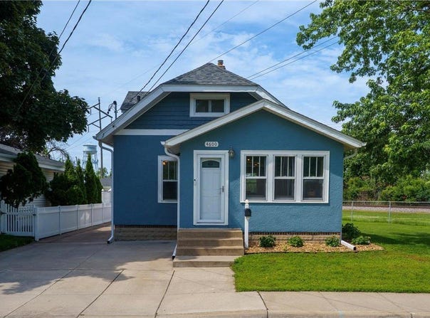 4600 39 1/2 Avenue N, Robbinsdale, MN 55422